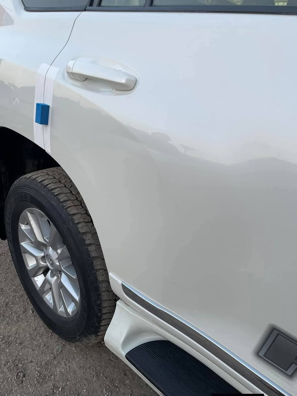 السلام عليكم برادو2016VX مواصفات لكزز خليجي ضرر حادث خلفي وصبغ جاملغ الأمامي  مكينه كير مكفولات تخم تاير صدر الأمامي وخلفي جديد تبريد ثلج تدفاه شغاله مابيها أي نقص جديده جداً سياره مواصفات مكينه6سلندر4000فورويل بصمه سلايت كشنات جلد أسبير تعليك مري شفط الأشاير بالمري يدات نيكل لأيت زنون بالوجكتر زنون ثلاجه تحكم أستيرن دبل تانكي صاج ملكي شاشه كامره حساس خلفي والأمامي7راكب3قطع تبريد تحكم أستيرن جهتين كروس سرعه مكان سياره بغداد ساحه الخلاني رايدها 320ورقه وبيه مجال للشراي ***********
