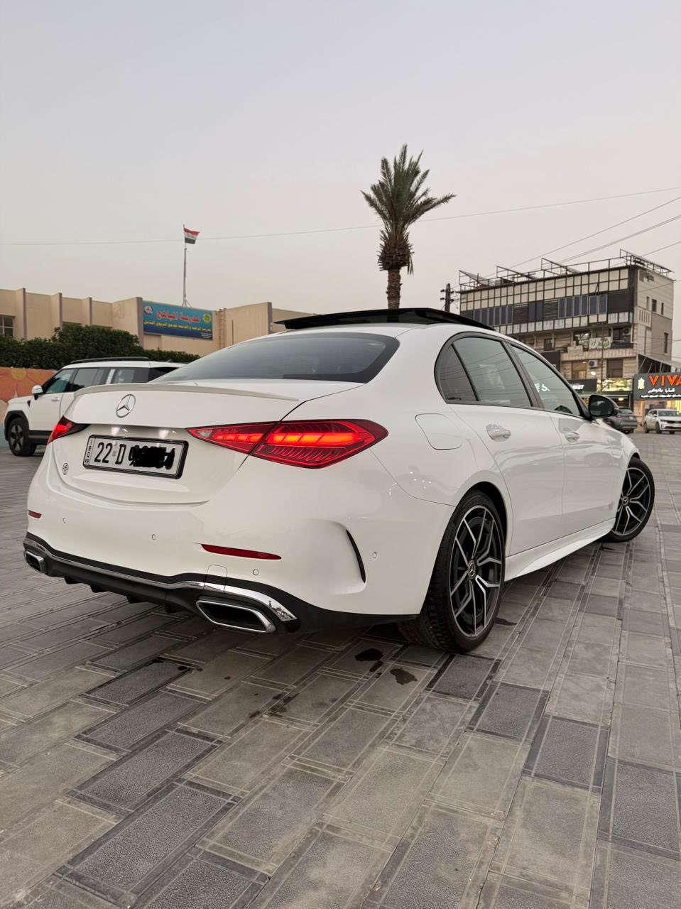 🚗 Mercedes-Benz C300 Night Edition 2022 🇩🇪 بسعر اقل من السوق
✨ وارد أمريكي
✨ حزمة Night Edition مع إضافات AMG

🔹 محرك 2.0 لتر تيربو + نظام EQ Boost
🔹 قوة 255 حصان
🔹 جير أوتوماتيك 9 سرعات 9G-TRONIC
🔹 باكج AMG الخارجي والداخلي
🔹 سقف بانوراما
🔹 تشغيل وبصمة دخول ذكي
🔹 شاشة وسطية كبيرة + عدادات ديجيتال كاملة
🔹 كاميرات 360 درجة (5 ستار)
🔹 رادار أمامي ومثبت سرعة ذكي
🔹 نظام الحفاظ على المسار
🔹 نظام مراقبة النقطة العمياء
🔹 حساسات أمامية وخلفية
🔹 إنارة LED ذكية
🔹 مقاعد جلد فاخرة مع ذاكرة
🔹 مرايا كهربائية قابلة للطي
🔹 جنوط AMG رياضية
🔹 إضاءة داخلية Ambient Light متعددة الألوان

سيارة تجمع بين الفخامة والأداء الرياضي والتقنيات الحديثة ضرر خفيف جداً ناشر الصور ورقم الشاصي 

📞 للاستفسار والتفاصيل أكثر يرجى التواصل على ***********
