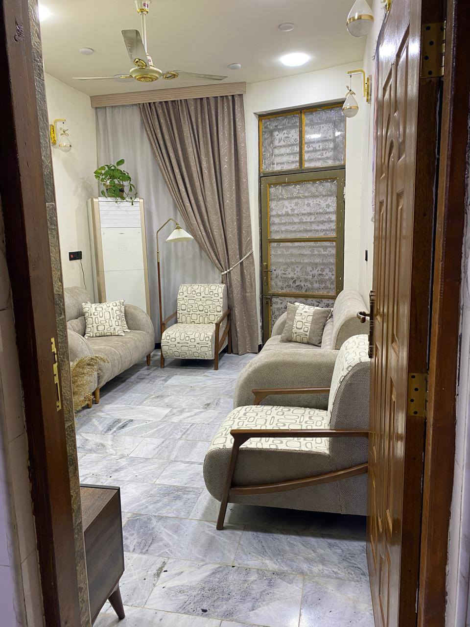 السلام عليكم دار زراعي عقد 25 نهايه شارع 20  شارع المولدة المساحة 100م  السعر 92
***********
