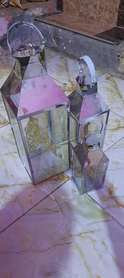 اغراض للبيع رفوف عدد 6فانوس زينه عدد 3جوله حجم كبير مفرغه صاروخيه كلمن وسعره


**إذا كنت صاحب هذا الإعلان وتريد حذفه لأي سبب، رجاءا أرسل رسالة إلى الدعم الفني**