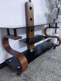 ميز تلفزيون و عاكسه 07711970099