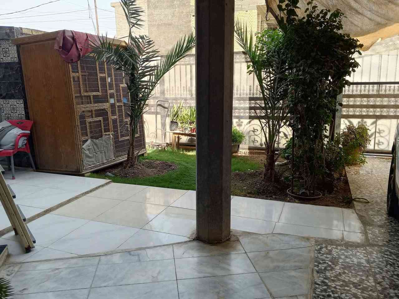 للبيع بيت مساحه 200 متر واجه 10 نزال 20 الموقع بغداد الدوره قرب علوه الرشيد على خط طابو صرف استفسار ***********
