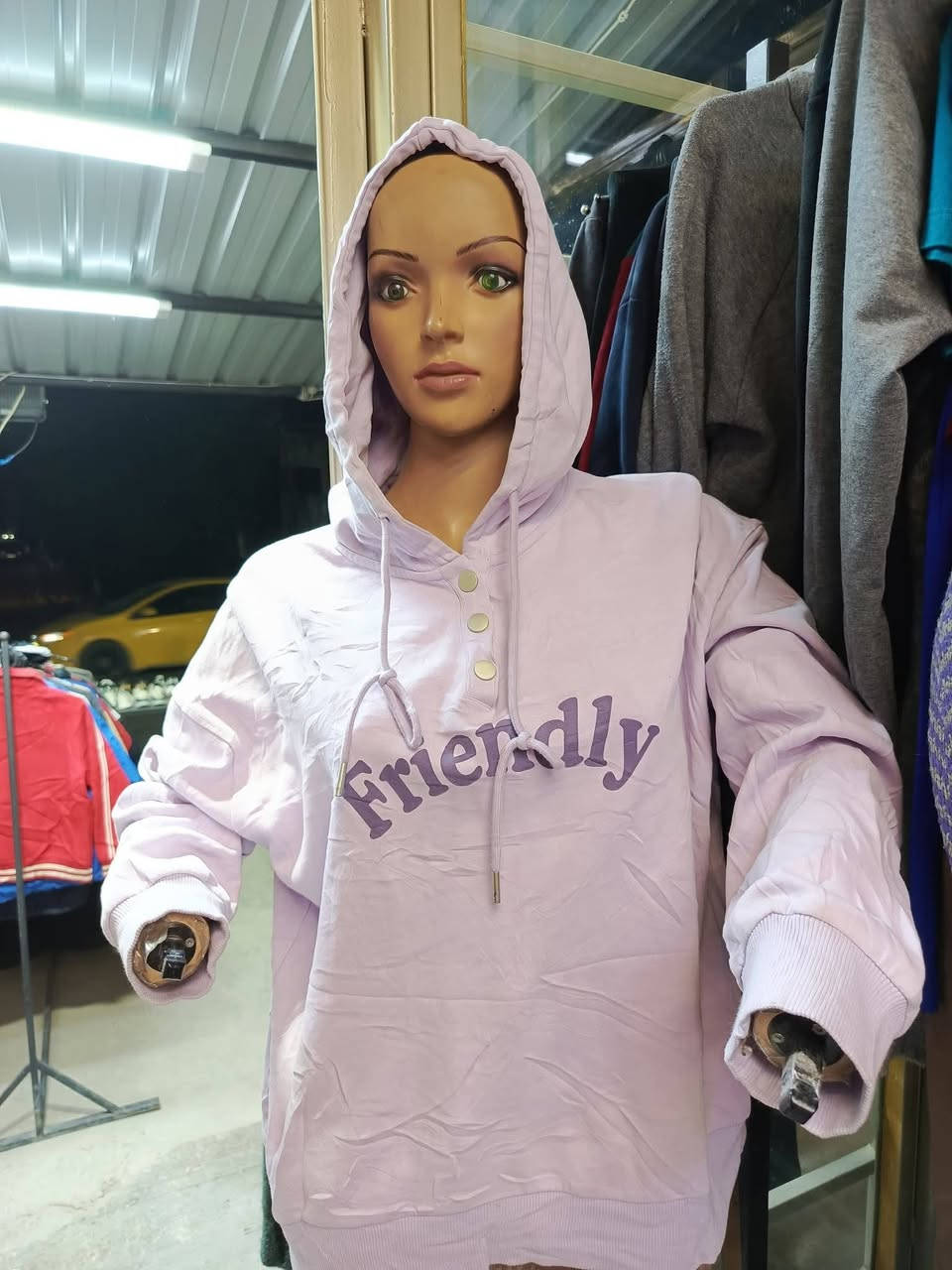 توفر هوديات نسائي باله اصلي بمحل ابو محمد 
العنوان حي الخضراء مقابل جسر الشهيد ابو بكر السامرائي 
للحجز والاستفسار:***********
