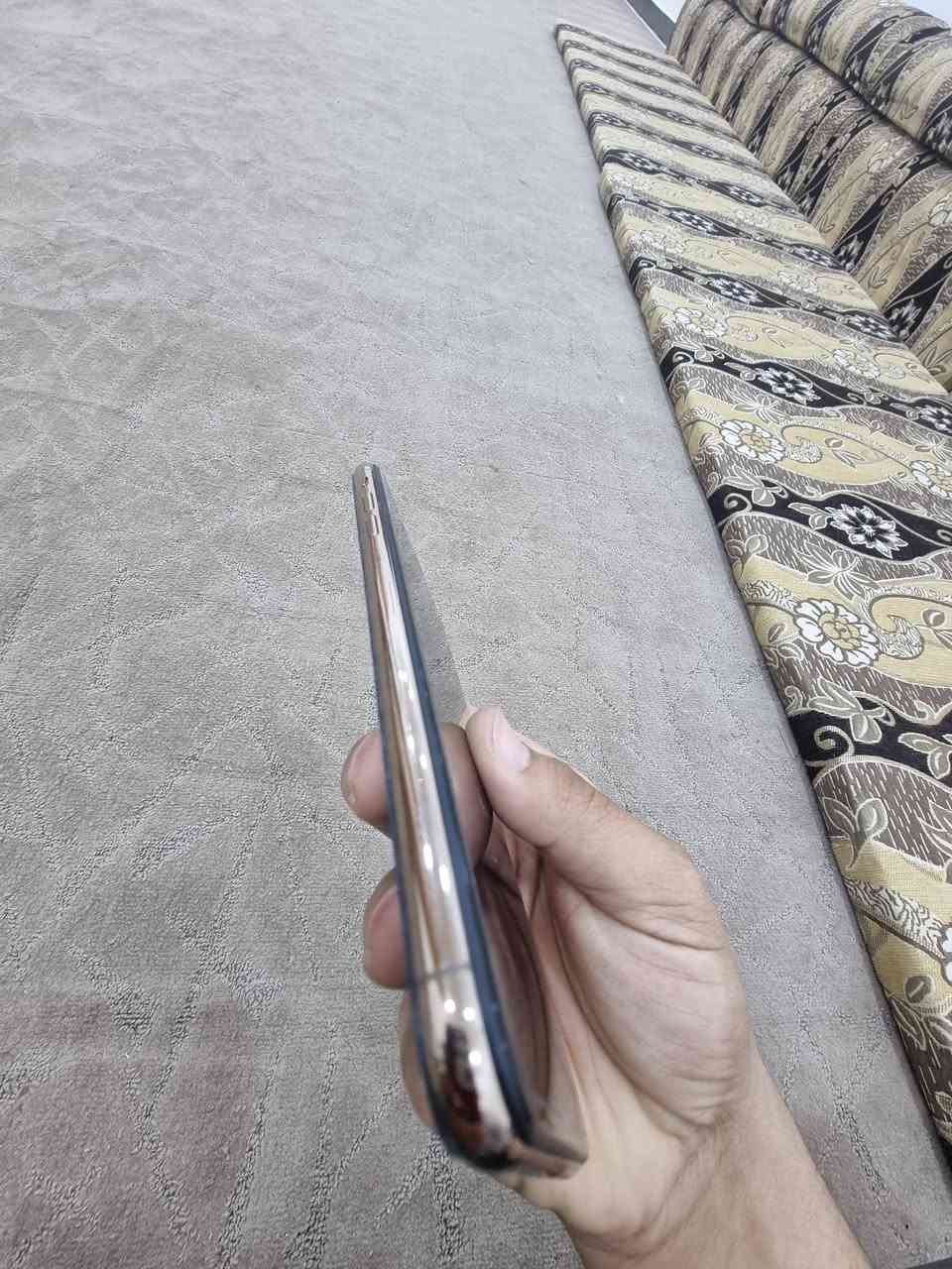 ايفون اكس ماكس مبدل شاشه اصلية نظيف الجهاز كلش السعر 140 غير متواجد عالفيس اتصال او واتساب 
***********
