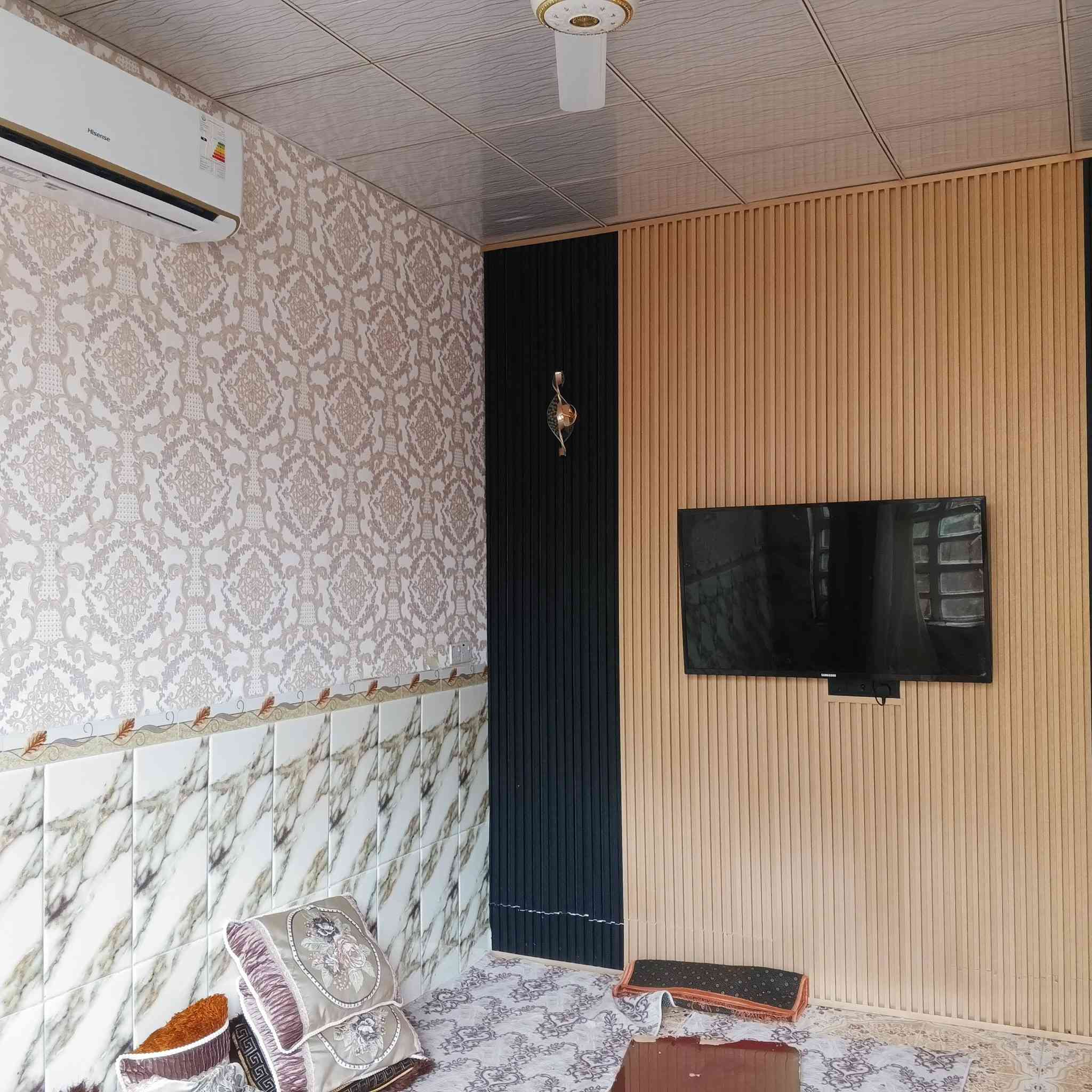 مشتمل طابق واحد في حي الحوراء خلف شارع الشيرازي مساحه 100 يتكون من غرفه نوم وصاله ومطبخ واستقبال 
وبيتونه صب. سيراميك جاهز للسكن منطقه مخدومه مي مجاري وتبليط قرب مدرسه عمود الدين. للاستفسار للسعر 
***********
بيع نقد فقط
