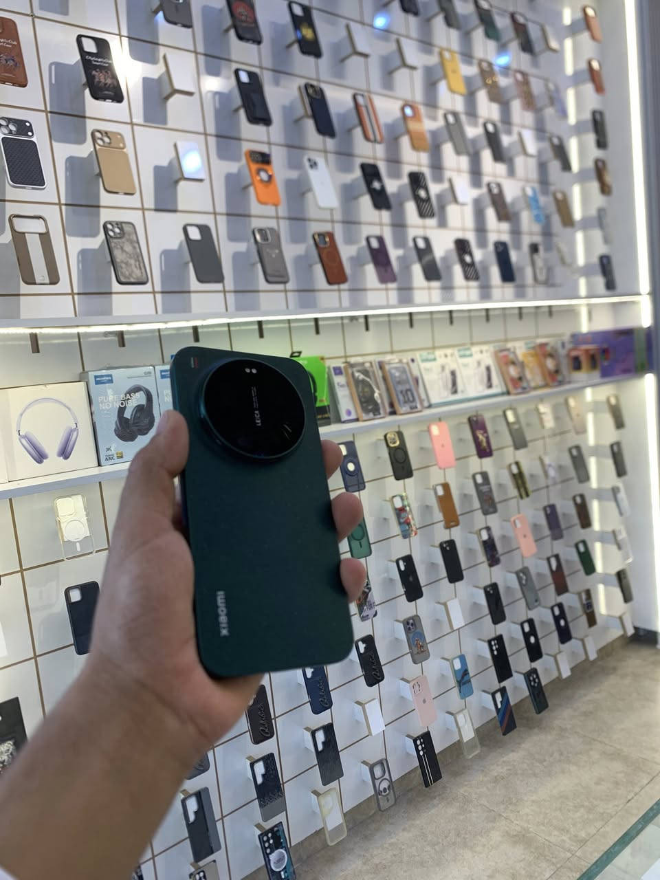 شاومي 17 ألترا غراض كامل مسلفنه ذاكر 512 بطارية 💯 🔋مشحون 35 مره السعر 1550 
 مليون و خمسميه و خمسون ألف مكاني موصل ايسر


**إذا كنت صاحب هذا الإعلان وتريد حذفه لأي سبب، رجاءا أرسل رسالة إلى الدعم الفني**