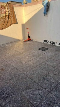 النجف المطار القديم • ١٠٠م • غرفة وصالة