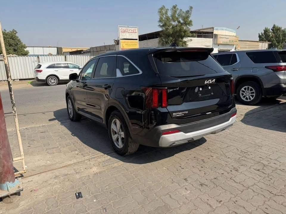 من لديه كتاب شهداء 
السياره بلميناءالبصره
سورنتو 2025 وارد امريكي بدون بجم بدون ايرباك حادث تبديل جاملغ فقط مكينه 2500 سبعه راكب سياره حالين بلميناء تدخل بكتاب شهداء
السعر 179 داخل الميناء
مكتب الخليج ***********
يوجد وكلاء بلمحافضات
ليريد حادثه يراسلني وتساب
