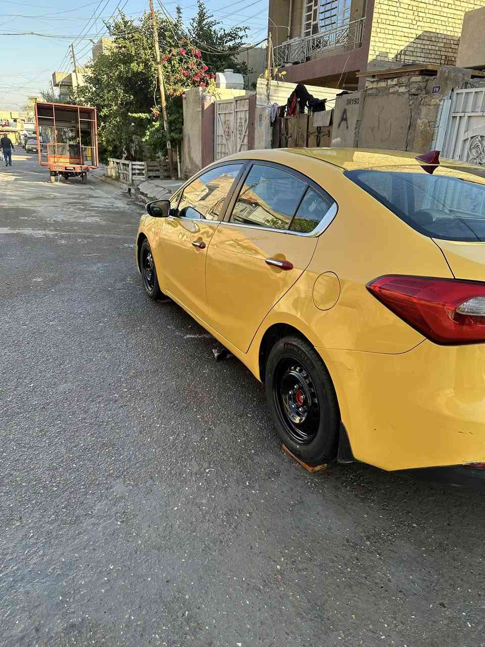 السلام عليكم فورتي البيع 20014 امريكيه حادثها باب وجاملغ اليسره سياره جهازه من كلشي تخم تايرات جديد سياره بسمي السعر 90 ورقه/ *********** العنوان بغداد دوره
