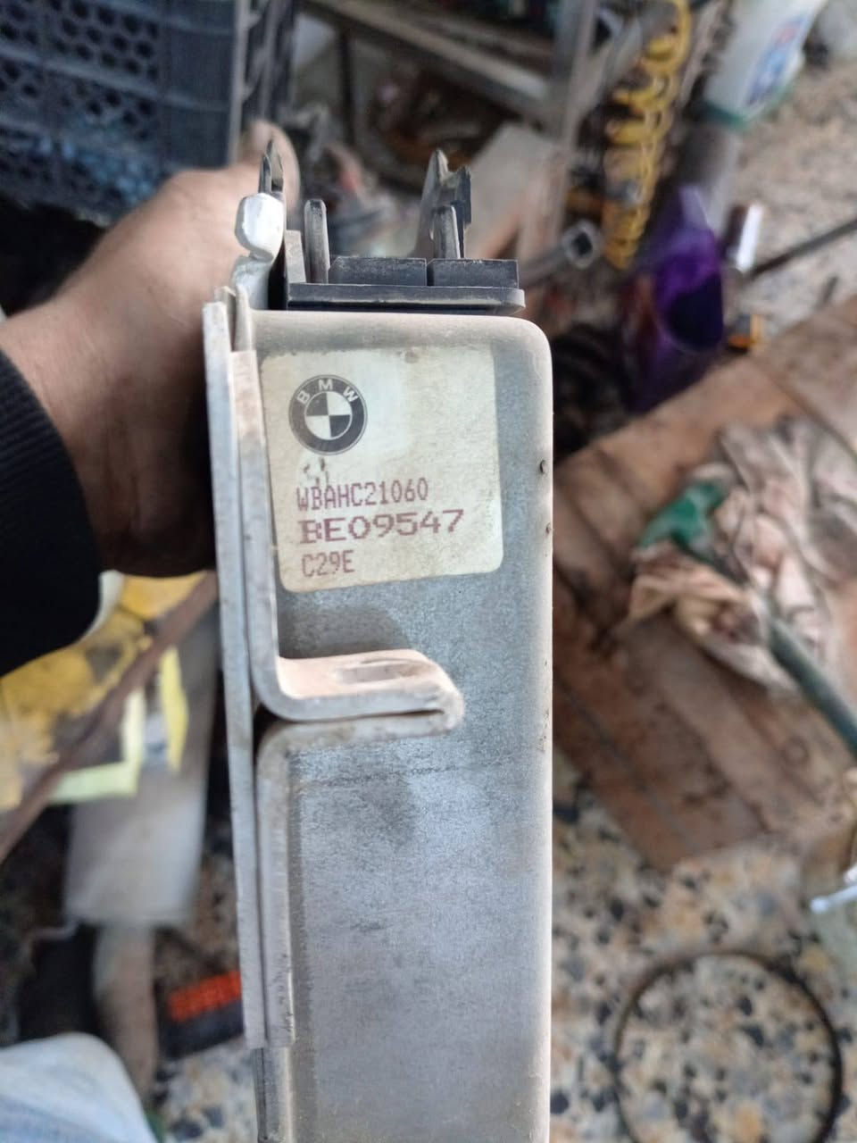 السلام عليكم.  غراض للبيع العنوان نجف.  عقل 525 مفتوح.  ضفيره 25 مفتوح.   گير مال 25 مفتوح. جاترك 260. نمره طويله. فارغ.     عينه وصينيه وفلاوين المانيات مصفرات وكاملات 525.   صالنصه. مال 535 مفتوح.  عقل مال 30 مفتوح.    قبقات المكينه مال 30. ومال 25. نواعم محرك.  وبساتم وذرعان مال 25.     ***********.  النواعم بيهن توصيل. اما الغراض الكبار ماعندي توصيل
