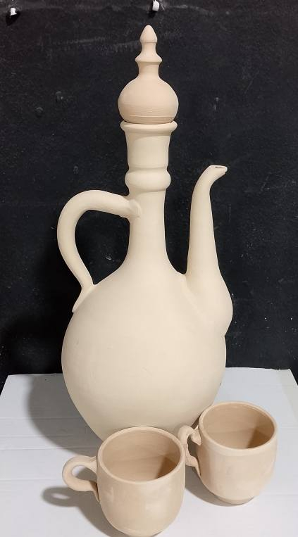 يوجد لدينا كافة الفخاريات والتراث القديم عنوان المحل الجديد هيت شارع سعيد الجباوي توصيل داخل هيت مجاني بمناسبة شهر رمضان *********** مقابل خالد سوري ابو جملة الغذائية
