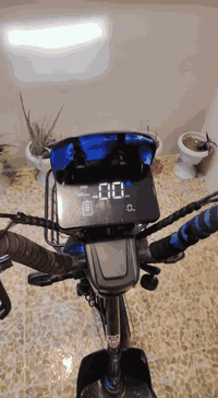 سلام عليكم شحن للبيع مستعجل على البيع
حجم 20
سرعة 99
4 بطاريات 
وبي بصمتين 
كلشي شغال بي 
سعر 125 وبي مجال 
موصل جانب ايسر ***********
