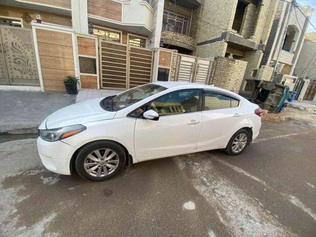 قسططط
السلام عليكم 
كيا فورتي موديل2017
وارد كندي اربع قطع صبغ 
الكشر كدامكم 
بصمه 
شاشه
كامره 
حساس
تحكمات 
قطعتين تبريد
تدفئه كشنات 
فول عده الفتحه 
كير جديد
مكينه جديد
تبريد براكيت يحتاج يتبدل 
صدر جديد
كهربائيات بلاد
جاهزه السياره رقم سليمانيه باسمي 
للبيع قسططط 
حسب المقدمه والشهريه انطيك سعرهة الكلي 
يعني المقدمه ماتك وشهريه تحدد سعرهة الكلي بغداد, العراق


**إذا كنت صاحب هذا الإعلان وتريد حذفه لأي سبب، رجاءا أرسل رسالة إلى الدعم الفني**