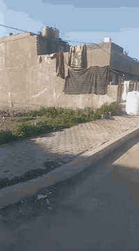 قطعة ركن ١٥٠ متر في حي بدر الصرف السكني، قابلة للقسم على ٧٥ متر، السعر كاملة ١٥٠ متر ب٨٥، الشارع مبلط ٢٠متر، وكاملة كافة الخدمات. 
***********
*********** #أبوعبداللةعقاري
