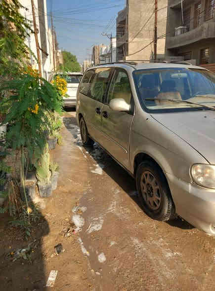 السلام عليكم من رخصة الاداره 
كيا كرنفال موديل 2001
8 راكب ..محرك كاز مفتوح اوتماتيك رقم بغداد الماني محرك كير مكفولات
ال كشر مكفول من كل ضربه قويه مصبوغه احزام للجماليه تبريد جيد الغرفه بلاديه حلوه صدر زيين تخم تاير باتري جديد كهربائيات كله شغاله السعر ٦٥ بيه مجال بسيط حك الجيه *********** وت ساب
