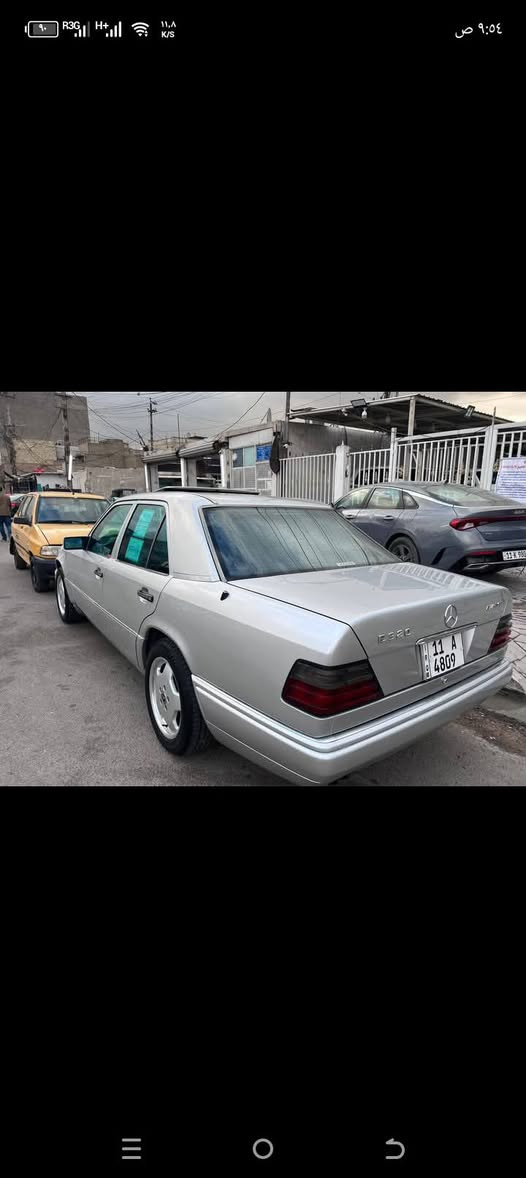 السلام عليكم
مرسيدس دب بيبي موديل 93 
حجم 320 خراطيم 
السياره مصبوغة عام اثر جراد ومكفولة من الحادث رقم بغداد دولي بااسمي 
مكان السياره بغداد الجديدة 
والسعر اتصل واني خادم 
*********** 
***********

