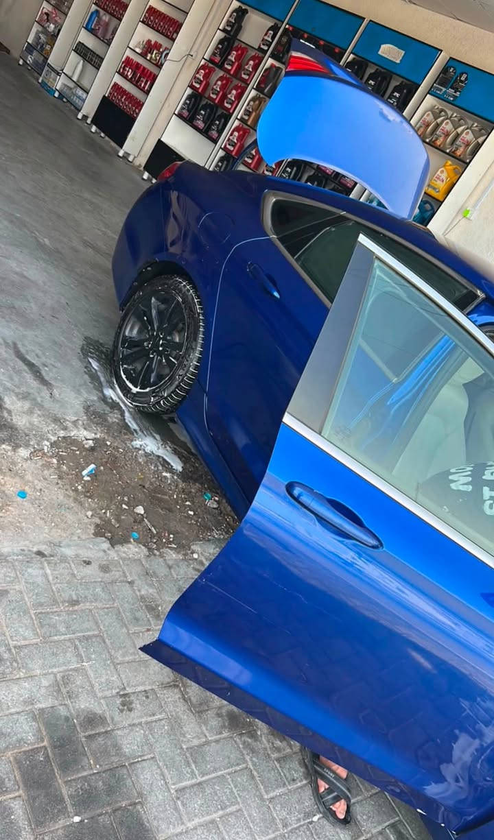 سلام عليكم c200للبيع سياره نضيفك بلكامل من حداديه تخم تاير جديد سياره مكفوله كفاله عامه بيه نسبت غرق صفر بلميه داخله امطار السعر 125 بيه مجال شي قليل الستفسار ***********
