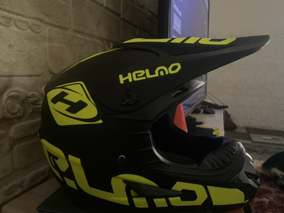 خوذة HELMO   حجم XXL سعر٣٥الف ***********
