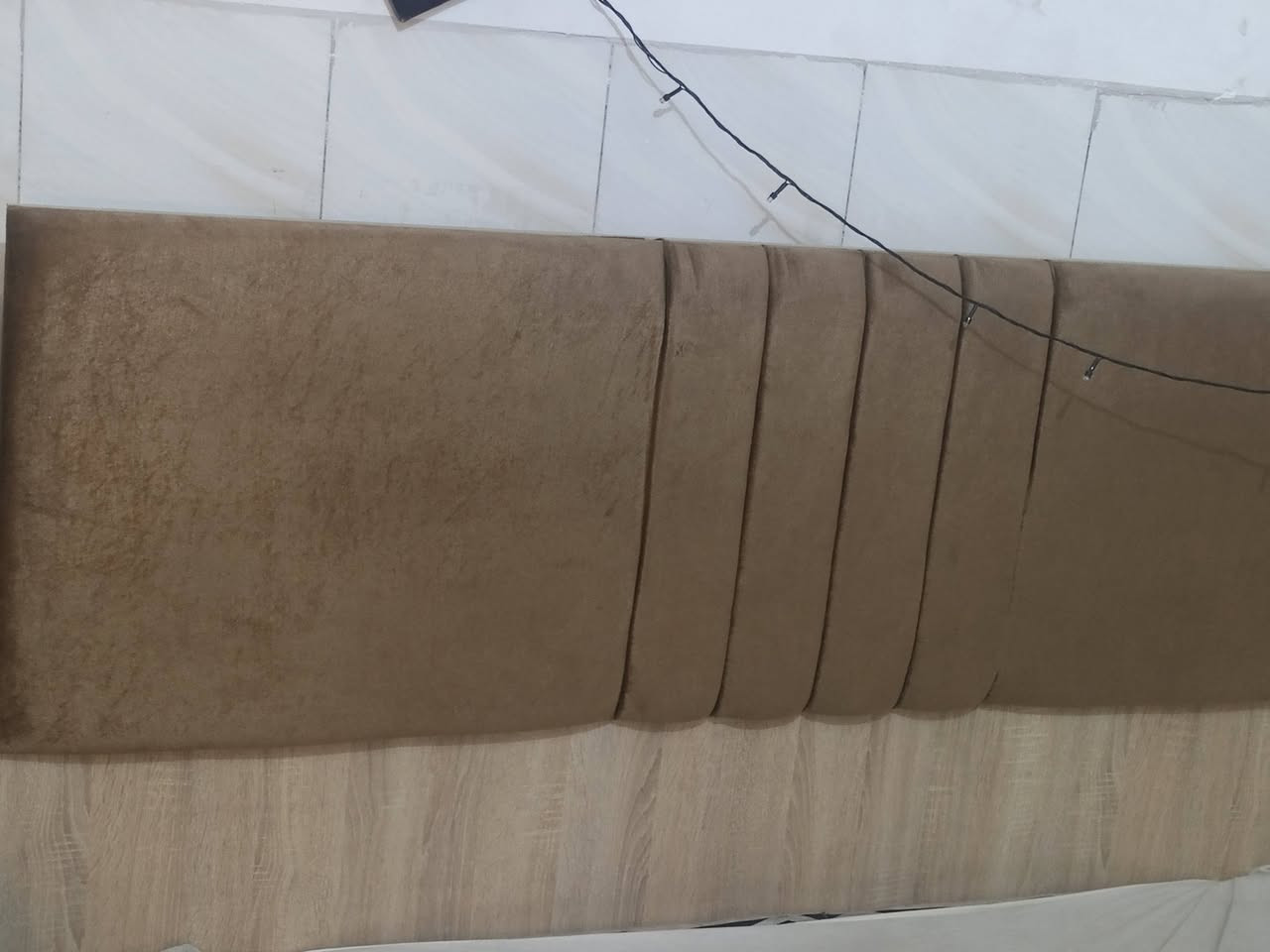 سلام عليكم عندي هاي الغرفه ب ٤٠٠ وبيها مجال ***********
