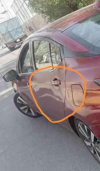 السلام عليكم عندي نيسان فيرسا sr فول موديل ٢٠٢٠ رقم اربيل ماشية ٥٠ ميل حادثها موضح بالصورة باب خلفي رايديها ١١٠ للاستفسار ع هذا الرقم ***********
