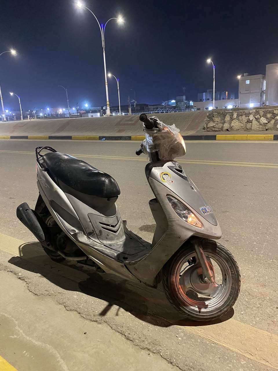 ماكس منغولي للبيع او مراوس بكير حسب القناعه 
( الدراجا سعرها 600 الشراي يجي خاص ويشلع عيوني ) 
( الدراجا كلشي كامل بيها حاويا تاخذها عل فحص مكينا مامفتوحا ابد اخذها افحص بليعجبك ) 
( اجت بدون جاملغ كدام من المعرض ) 
( سلف عوزه شخاطه ويرجع ،والهندر خير من الله نص هندر توديك وين مايعجبك )
كلشي كامل شغال بيها (لايت، اشاير ، دبلات، بريك ، مابيها نقص برغي ) 
تواصل 
***********
