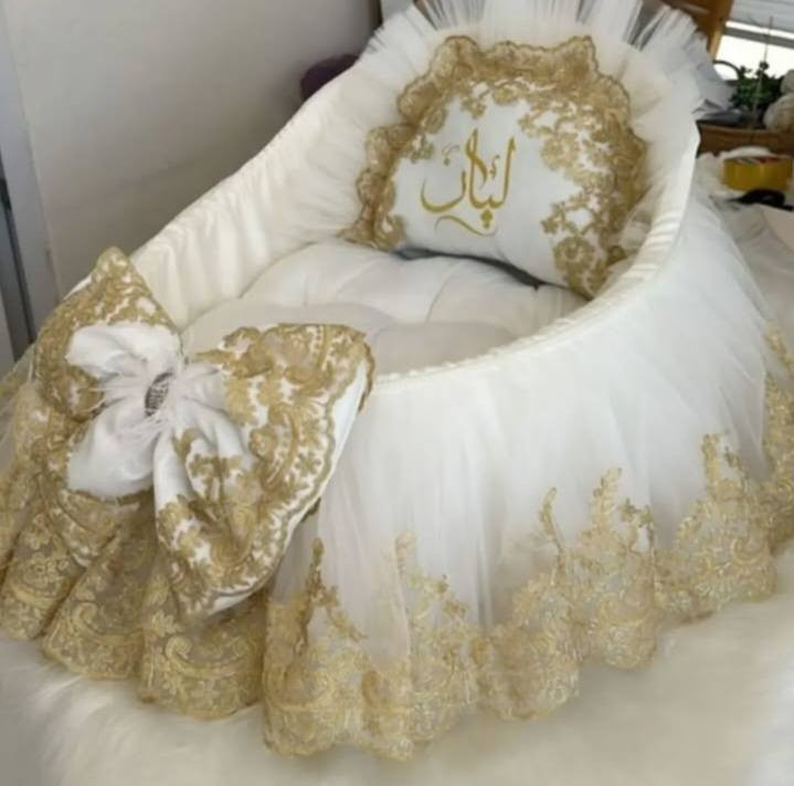 اشتغل حسب طلب الزبون يوجد توصيل بغداد ومحافظات للحجز والاستفسار التواصل مع الرقم ***********
