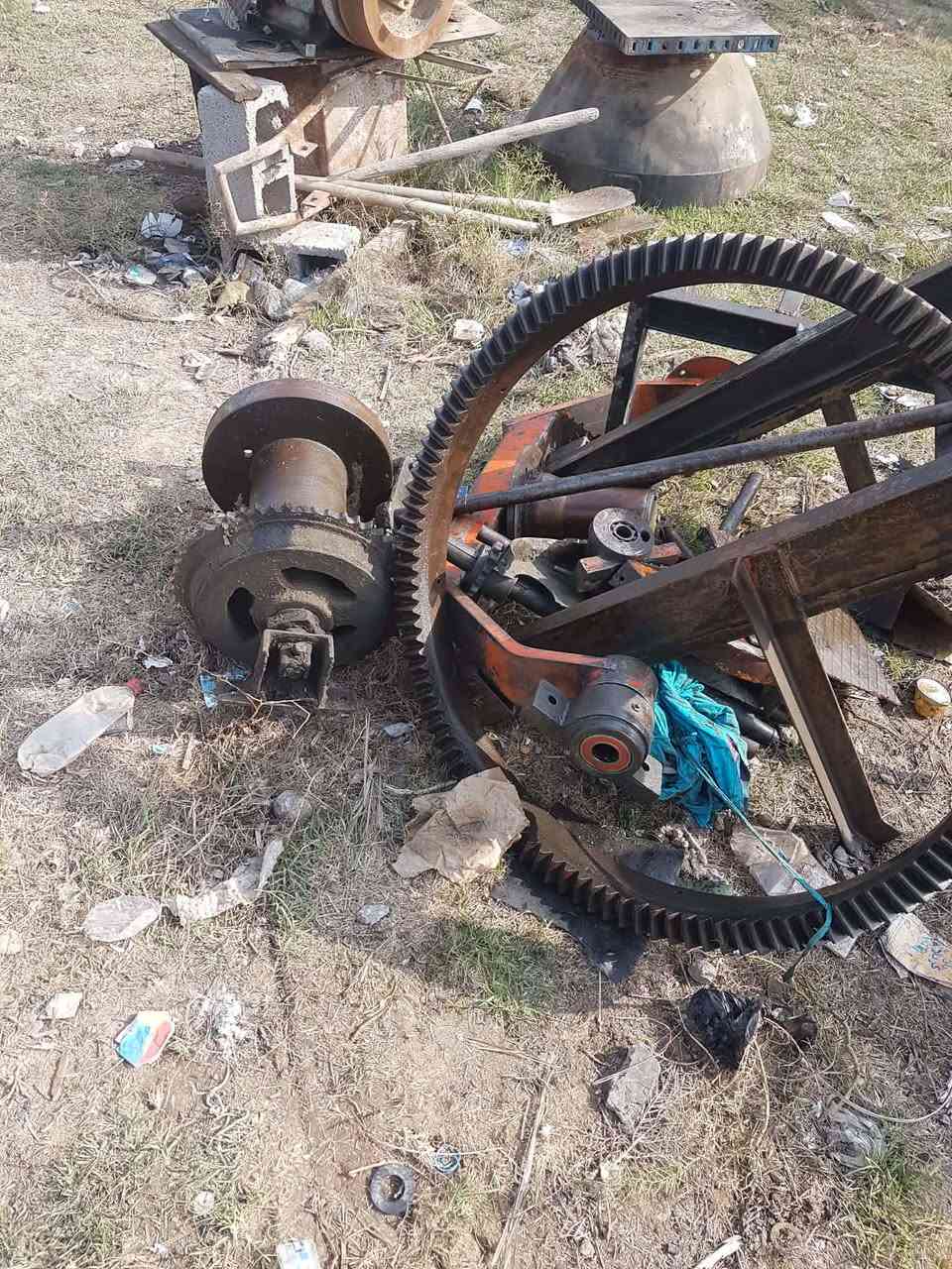 السلام عليكم غراض خباطه البيع شفت فوك صينيه وكلج اسنون 115مع سجه 2مكاني رفاعي ***********
