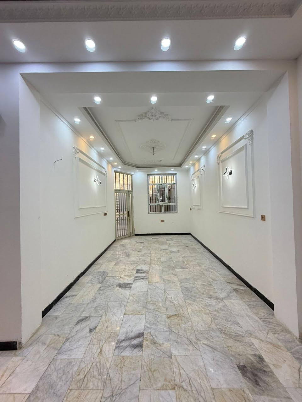 سلام عليكم بيت طابقين ١٥٠ متر حي سومر

حولي مستشفئ الكفيل خلف مدينه الألعاب ضوء القمر

طابو زراعي سند ٢٥ كامل خدمات ماء مجاري كهرباء وتبليط تحويل بسمك وقرار محكمه

البناء طابوك جمهوري درجه اولى
ديكورات مغربيه ارضيه مرمر واجه ملكيه اوربيه

التفاصيل البيت

استقبال وغرفة النوم وصاله ومطبخ وصحيات داخليه وخارجيه ومنور

الطابق الأول

٣ غرف نوم وصاله وصحيات وسطح

الاستفسار ***********
***********
