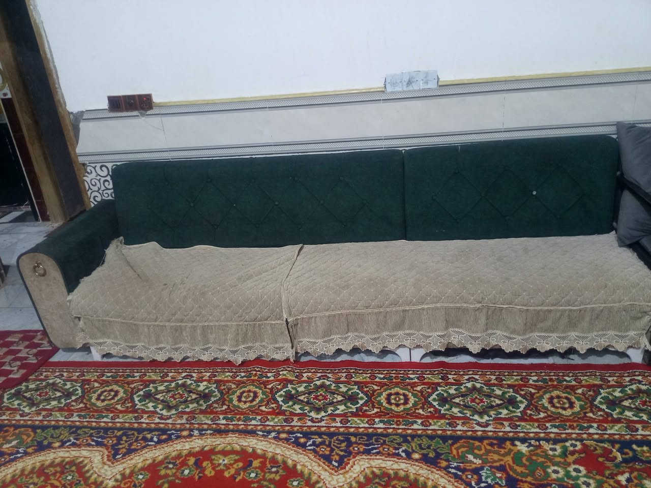 سلام عليكم تخم للبيع 5مال بيت 10مقاعد حلو مرتب متواجد ماسنجر أو واتساب***********
