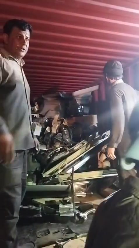 الحمد الله وصول حاويه ستاركس مكاين سبلاين مجول ادبلو سبعه سورنتو مكان ناصريه سوق شيوخ رقم تلفون *********** يوجد مكاين بانزين 4 حساسات
