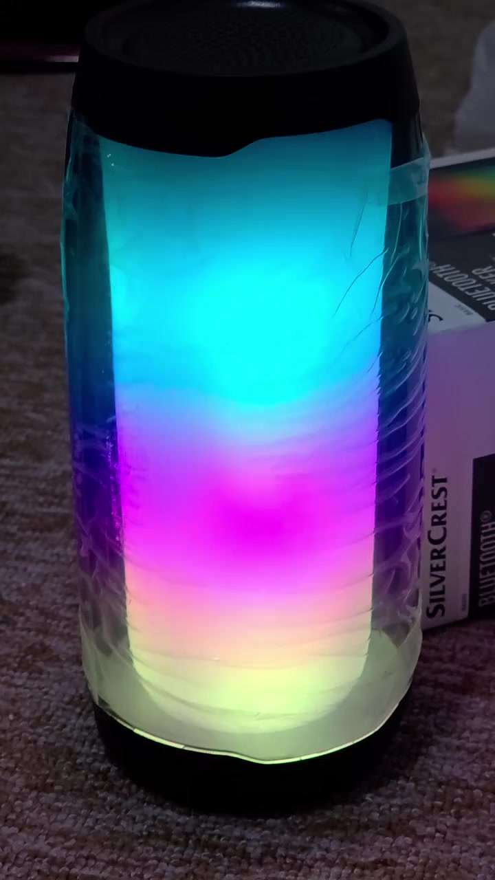 السلام عليكم عندي كمية من سبيكر الالماني سلفر كرست نوعيه غنيه عن التعريف موجودة من عده كميات كبيره جدا تباع جمله فقط فقط اقل كمية 4 قطع ب50 الف 
المهتم يراسلني واتساب وبخدمته ***********
