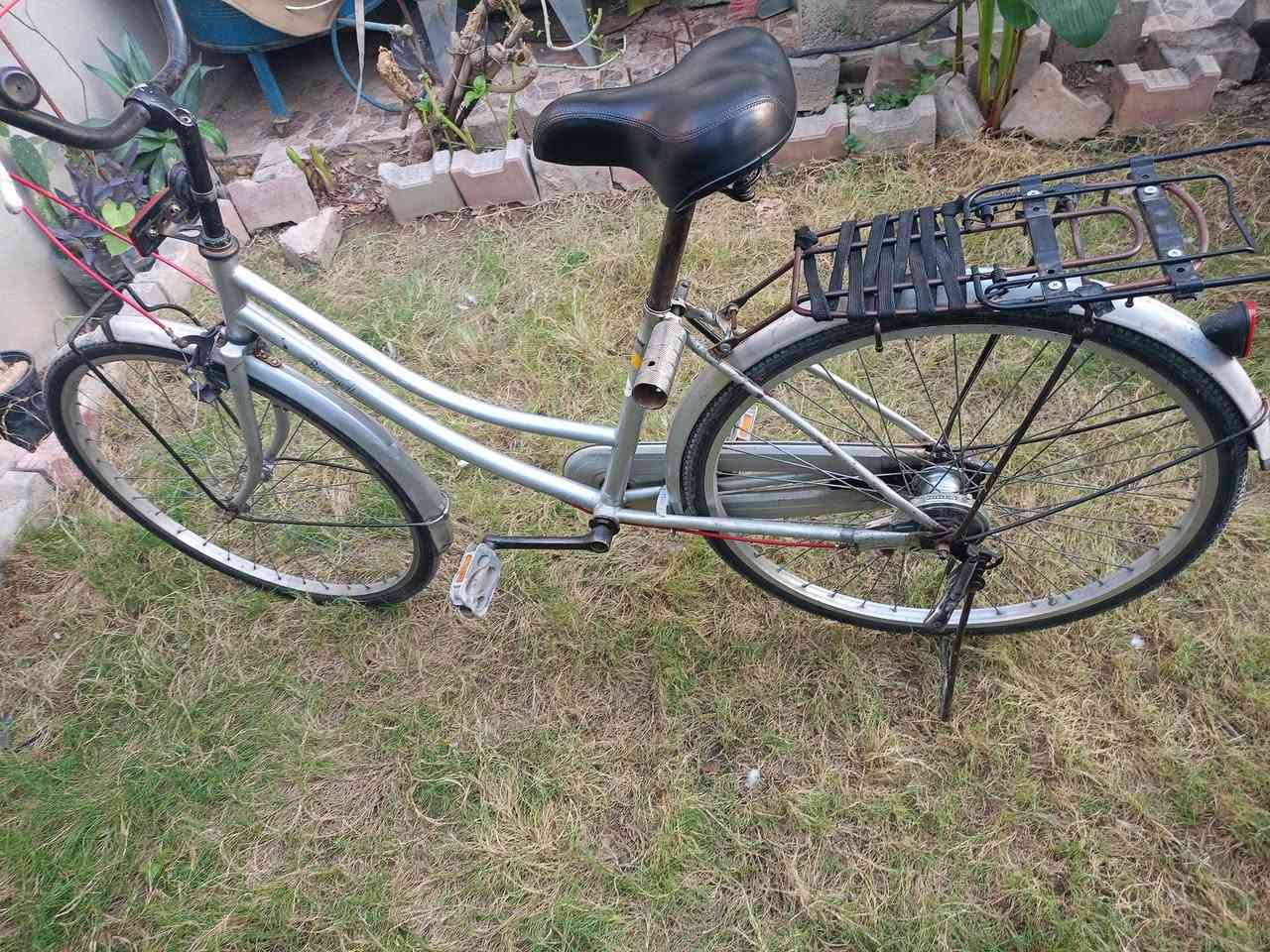 سلام عليكم بايسكل نضيف للبيع اي عيب ما بي السعر 65 ابي مجال


**إذا كنت صاحب هذا الإعلان وتريد حذفه لأي سبب، رجاءا أرسل رسالة إلى الدعم الفني**