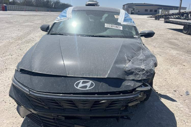 النترا للبيع موديل 2025 بدون رقم
حادثه جاملق بنيد فقط 
فول مواصفات الأخير عنوان بغداد
اسعر 145 ورقه بيه مجال اتصال *********** بغداد, العراق
