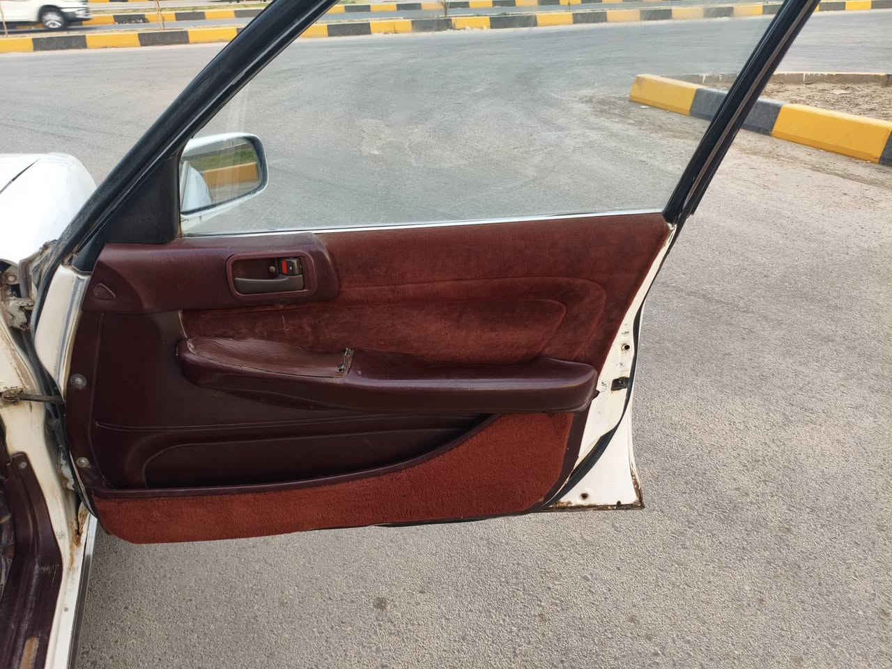 سلام عليكم وكل عام ونتو ابلف خير سياره كروسيده كربلائي يسره بلاد موديل1993 سنويه لقايت 30 دواخل ماروني جديده محرك  وكير ونجي مكفوله من لكص ونقل ولعيوب شرعيه سياره جاهزه من كلشي.  برنكيتها جديد  تحويل من باجر مشروع وطني  كهربائيات كله شغاله سعر 48 وبيه مجال لشراي***********
