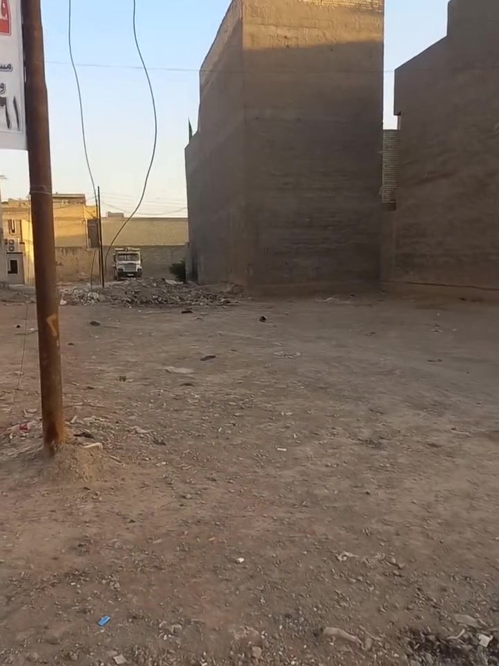 قطعة أرض طابو ملك صرف تجارية
المساحه ١٢٥ واجهه ٦ وربع نزال ٢٠ 
الرئاسه شارع ٢٠ عالشارع التجاري مباشرة .قبل نهاية شارع ٢٠ بأربع فروع


**إذا كنت صاحب هذا الإعلان وتريد حذفه لأي سبب، رجاءا أرسل رسالة إلى الدعم الفني**