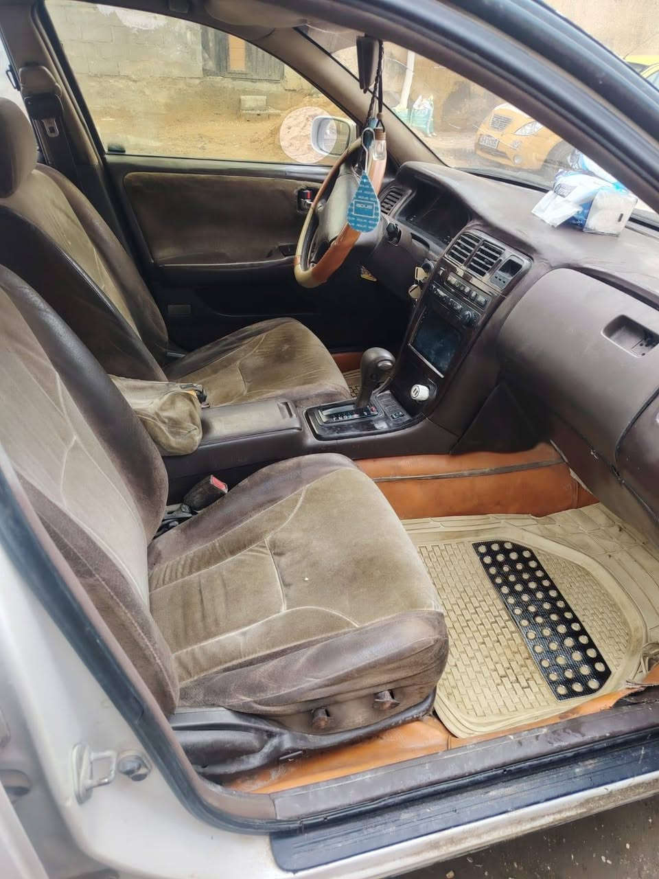 للبيع كرستا مديل 92 رقم كربلاء بأسمي مكاني كربلاء للعلم السياره بيها گصه جنطه ***********
