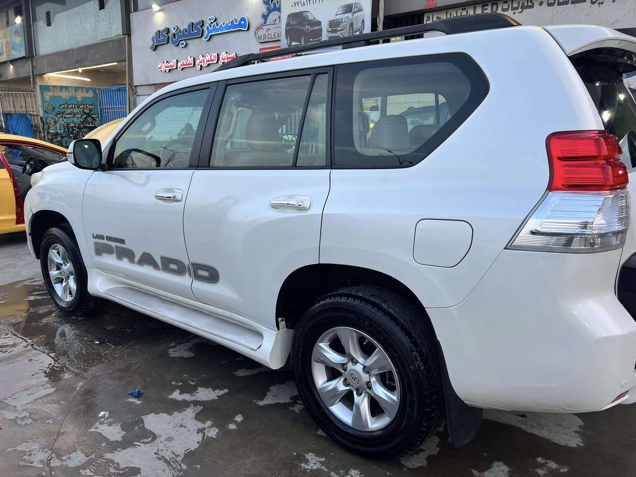 السلام عليكم
للبيع حصراً برادو 2013 خليجي  V6 فئة TXL دبل تانكي رقم بغداد الجديد بأسمي تحويل مباشر 
ماشية 149 الف

‏TXL برادو -

المواصفات:
- محركV6
-شاشة اندرويد
- تحكم ستيرن جهتين
-لون أبيض صدفي مكفول من الصبغ.
- فتح سقف
-تبريد 3قطع
- 7 راكب
- تخم تاير جديد
-رقم بغداد مميز
-كير ومكينه واكسل مكفوله من فتح
-ثلاجة
-سبير مانازل 
-كامره خلفية
- تبريد ثلج
-اشاير بلمري
-منظومة لايت زينون
-مرايات شفط
-مانع نزلاق
-نظام منحدرات
-صدر جديد
اضافة الى صيانة لجميع سوائل السيارة من وكالة B7 للزيوت.

*بيها شوية بارد بالباب بسيط ورصعتين واحدة في القمارة والثانية في الباب الخلفي + مكفولة من الصبغ عدى نصف الدعامية الخلفية فقط.

السعر 310 وبيها مجال مكان السياره بغداد- البلديات ***********
