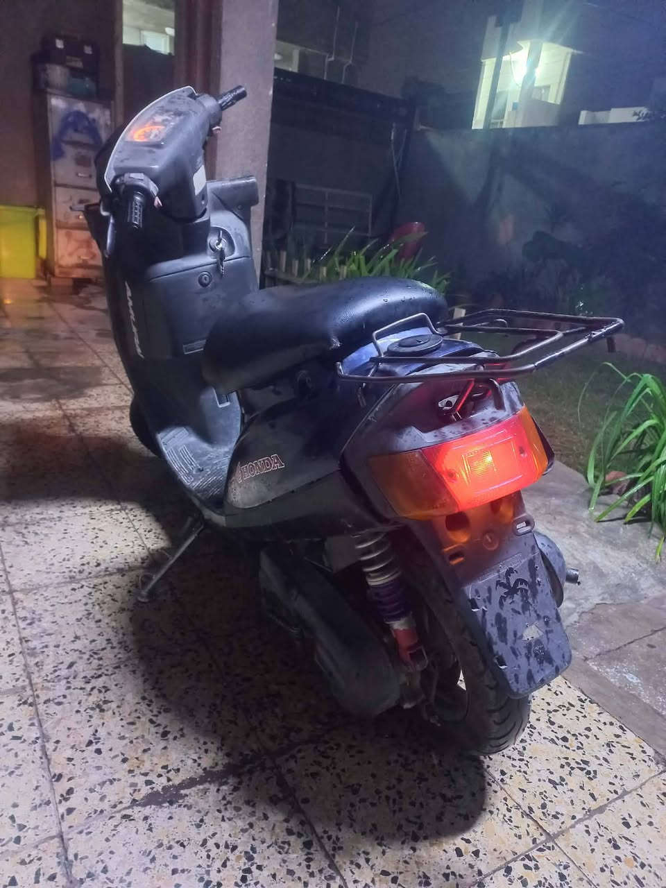 السلام عليكم 
دراجه ياماها 60دراجه اي عيب مابيها كهرباىيات شغال سلف شغال مكينه ممفتوح 
السعر.200 :
***********
