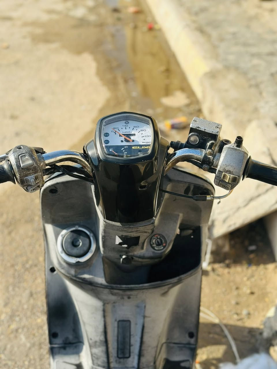 سلام عليكم بوليسي للبيع 50 بلاد مفتوحه لاستيك ولف دراجه كله بلاد ما نقصه برغي سعر 700 وبيه مجال رقم ***********
