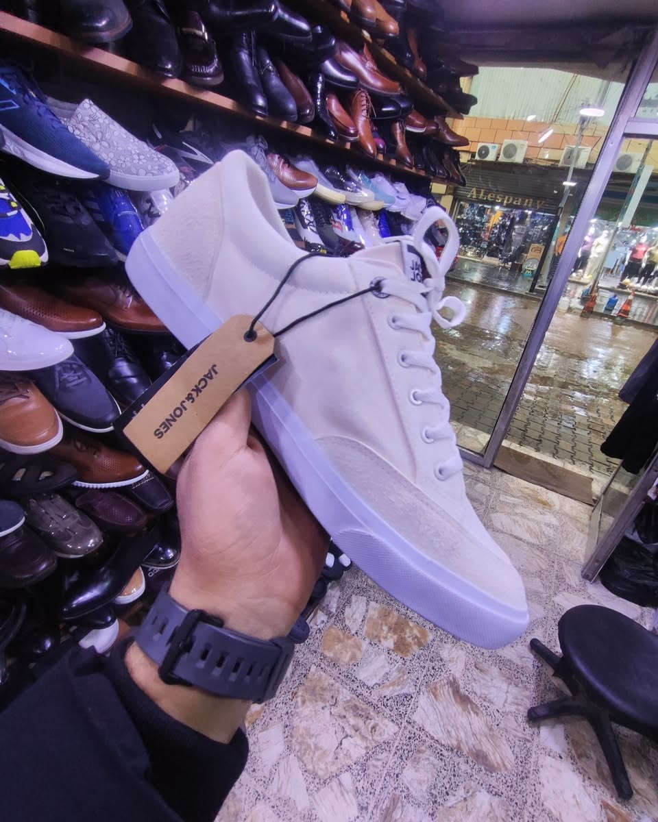 ماركة JACK JONES 
قطعه جديدة أصليه اورجنال قياس ٤٦ تلبس ٤٥ 
قطعه جدآ مريحه وخفيفه الوزن 
السعر ٦٥ ألف 
مكان كرادة داخل مجاور دايموند مول في فرع علاء حداد محل الأيطالي الايطالي


**إذا كنت صاحب هذا الإعلان وتريد حذفه لأي سبب، رجاءا أرسل رسالة إلى الدعم الفني**