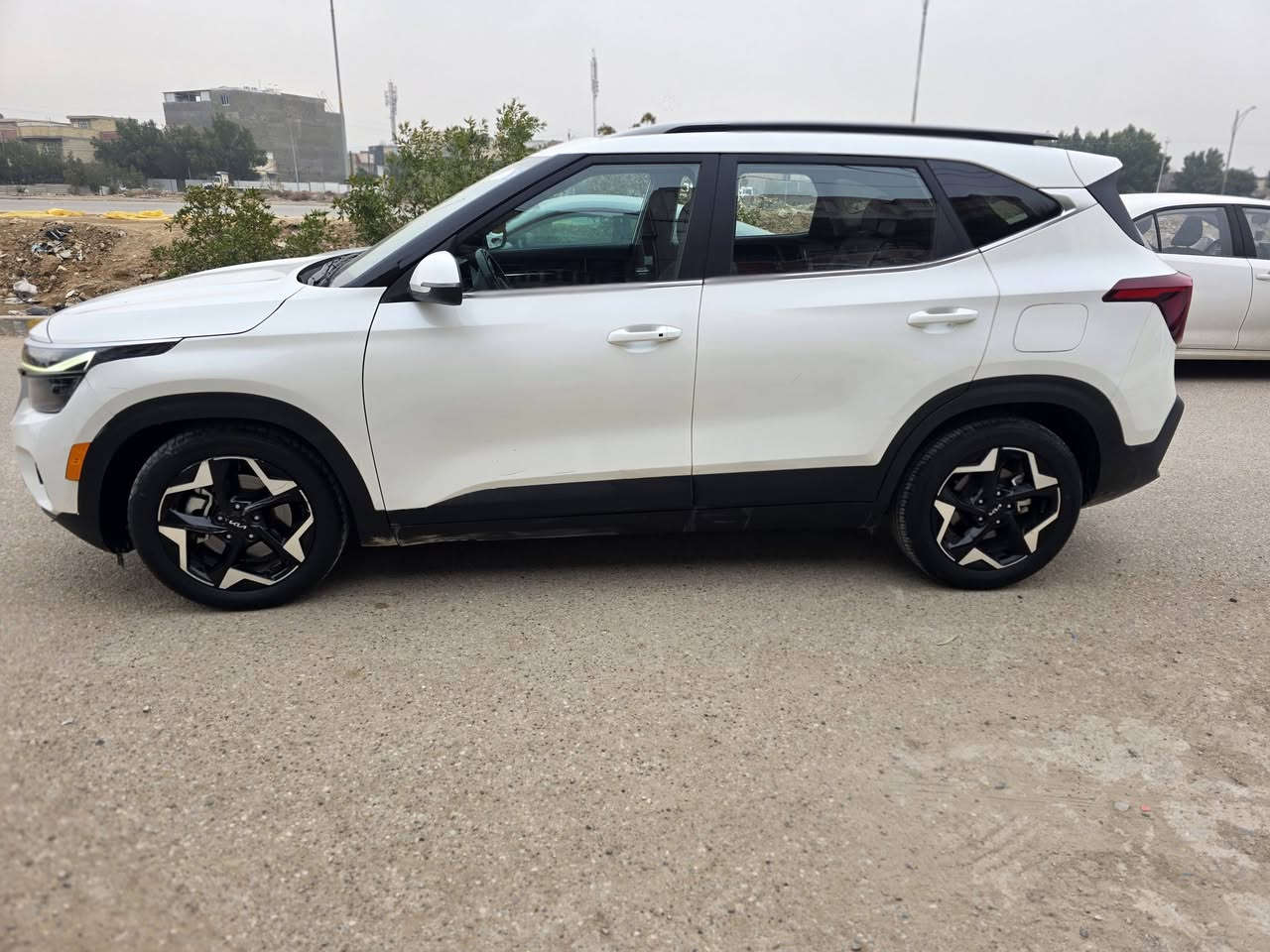 السلام عليكم
كيا سيلتوس وارد امريكي ٢٠٢٤ محرك ٢٠٠٠ دوش

جلد بصمه رادار نقاط عمياء
بدون ايرباك بدون شواصي
السيارة ماشية ٢١ الف كيلو السعر .١٨

للتواصل ***********
