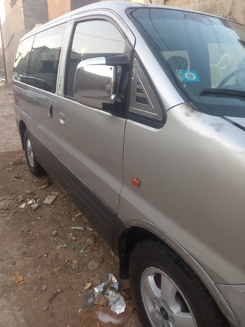 سلام عليكم.ستاركس.خصوصي.2007.
رقم نكليزي (بغداد) بسمي
مكينه بيها تبخير قليل
بيها فطر بشاصي قليل
مكفوله من الضرر
سعر تصل وبيك خير وتدلل
***********
مكاني بغداد
