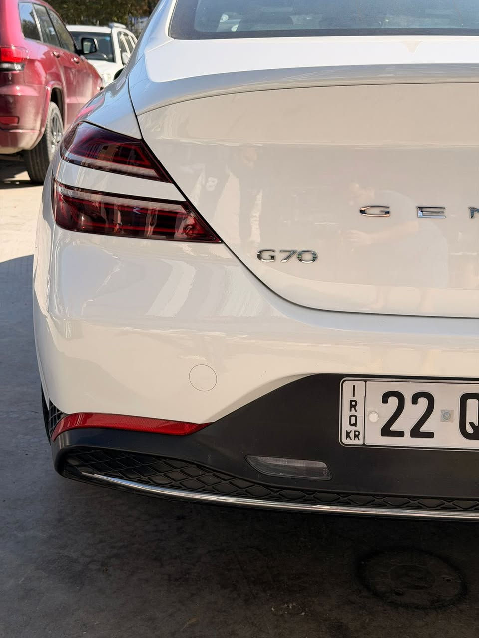 جنيسيس 2023 G70  سبورت ماشية 27,000 الف دخول جديد رقم ارييل جديد بيه صبغ جاملغ امامي وبابين ايسر بدون داخل بجم كبس سعرها 
22,500$
***********
