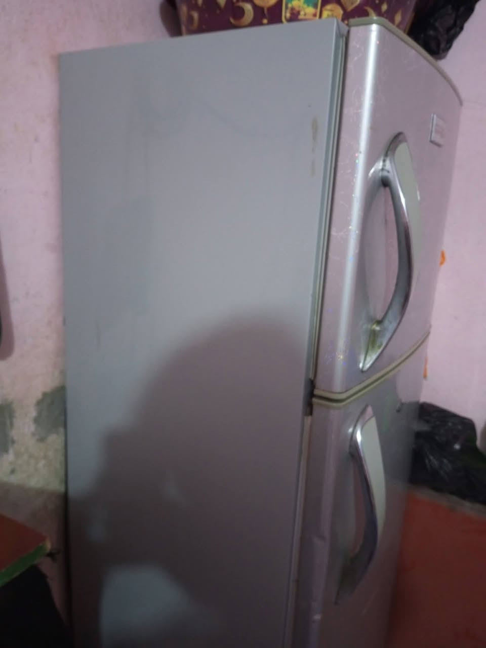 ثلاجه للبيع ***********
