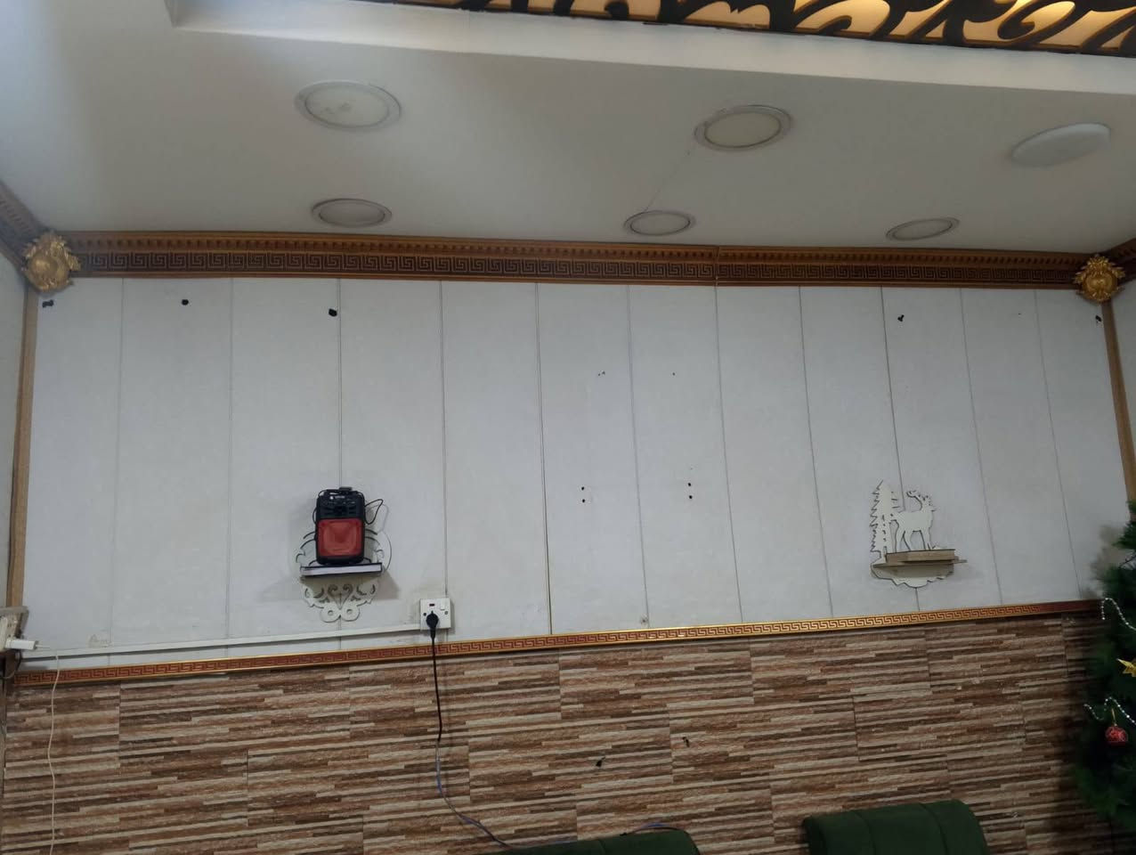 سلام عليكم بيت للبيع قطاع الرابع المساحه (70) متر خلفيه
يحتوي على استقبال وغرفه ومطبخ وحمام وطابق ثاني 
غرفه (سندويج) السعر 70 استفسار اتصال على رقم 
***********/***********
