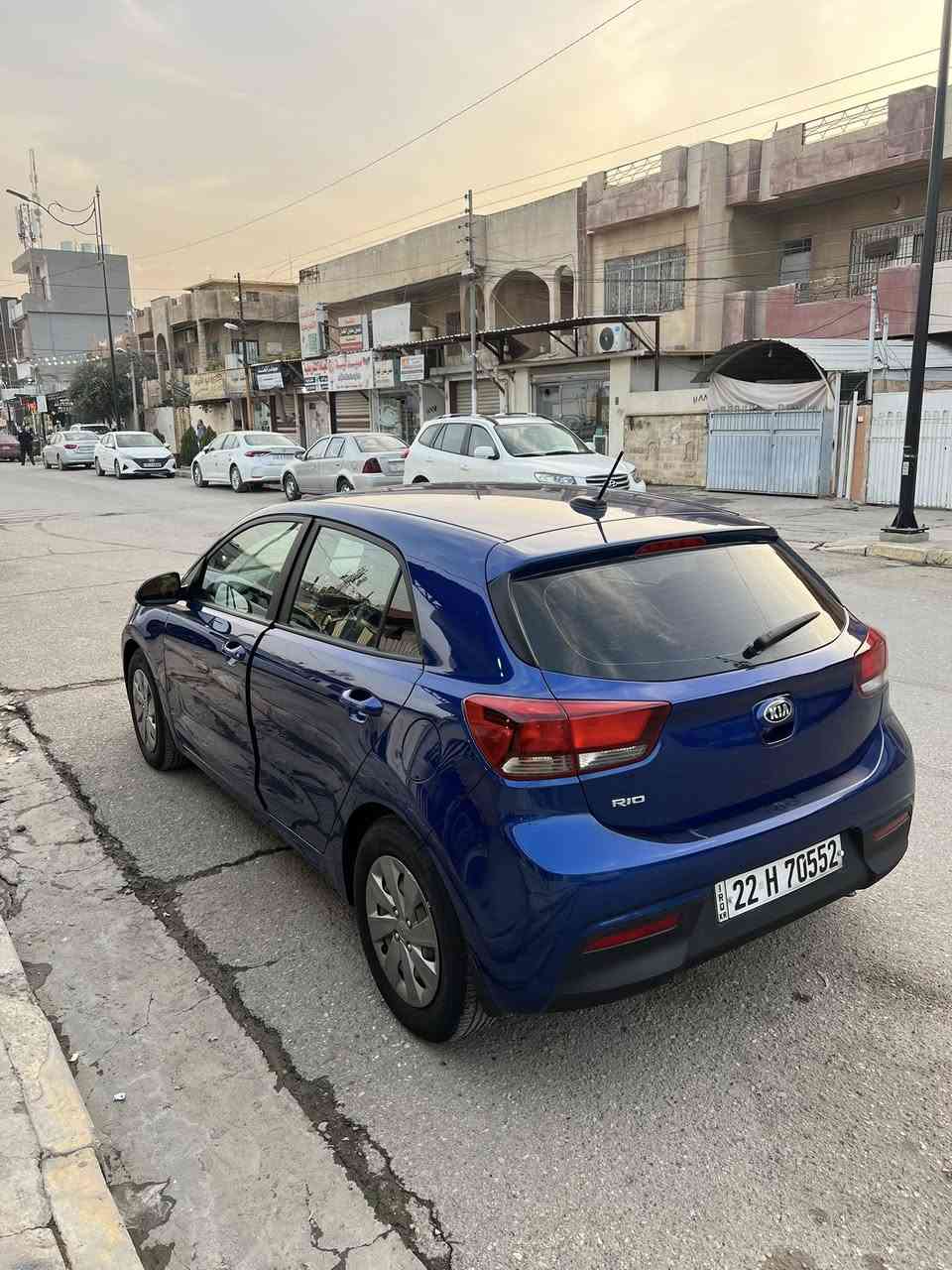 كيا ريو موديل 2020
ضررها بوند وقبغ صندوق بدون دواخل 
هزة وسنوية الى 2028
ماشيه 75 mi
مواصفات السيارة 
رادار امامي 
كشنات تدفى 
شاشة كبيره 
كامرة 
كروز سرعة 
تحكمات ستيرن 
محرك 16 دوش مرغوب
كير svt على وضع شركة 
السيارة جاهزة من كل نواحي 
السعر ب110 وبيه مجال 
مكان السيارة موصل حي العربي 
للاستفسار اتصل على رقم ***********
