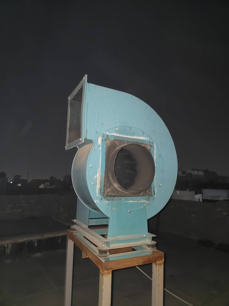 بلور ٣ حصان سنكل مستخدم شي قليل للبيع تفاصيل واتساب ***********
