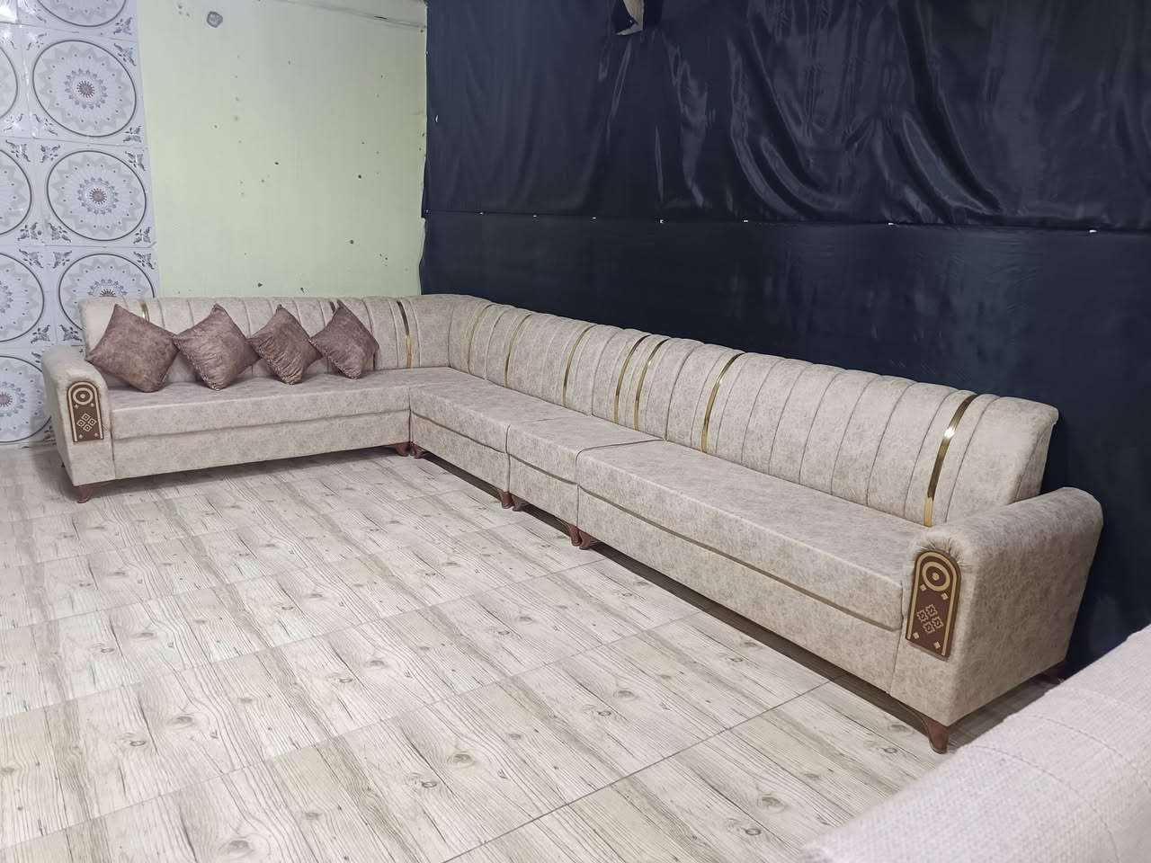 عرض محدود🔥🔥🔥 24ساعه تخفيظ 450وظمان خمس سنوات🚚  عشر مقاعد  ايل ماكو عمله قفل قفل،،،، ملاحظه اروس بلمستخدم وادوشم المستخدم،،،، العزه🇮🇶 الجديده حيدر البدري ***********اتصال او 🏅وتساب👀👀👀👀
