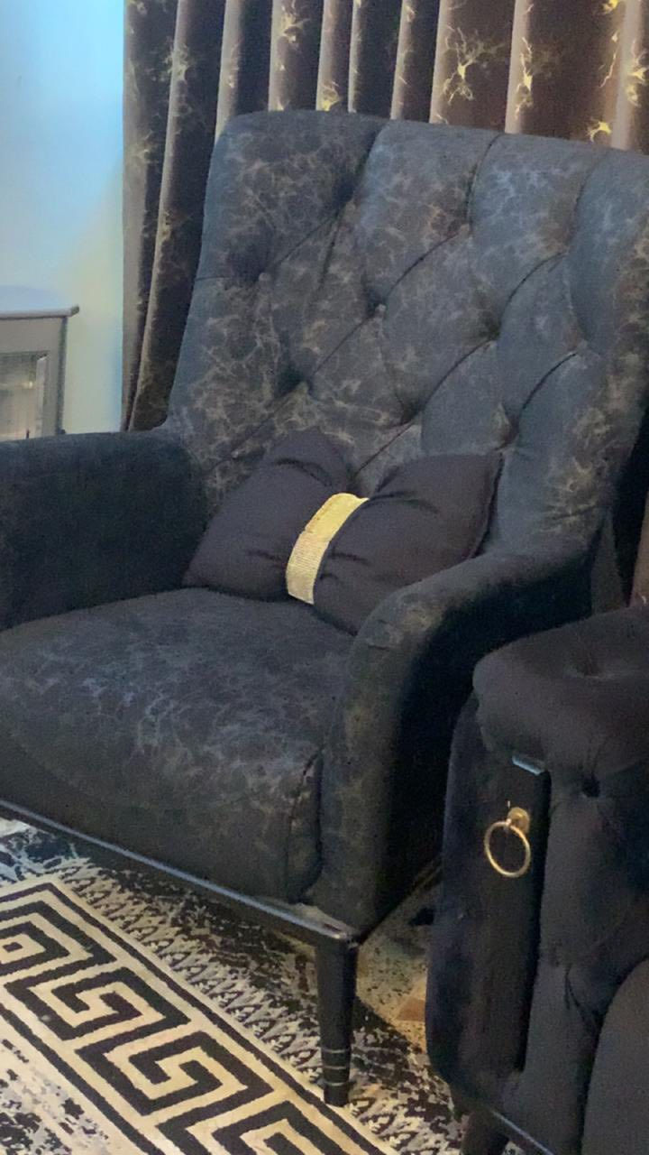 سلام عليكم عندي هذه التخم تركي يصير سرير نضافه 100‎%‎ويا طبلات مالته السعر خاص او عل رفم ***********
