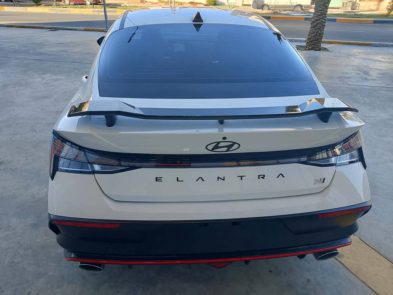 مساء الخير
النترا N  مديل 24 فول مواصفات حرة بأسمي بدون رقم ماشية 500 ميل گير اوتاماتيك محرك 2000 تيربو حادثهة تبديل جاملغ ايمن وبنيد  ومبدلة لغد الايمن اخوان السعر قفل 145 $
مستعجل على بيعتهة الي تعجبة اهلاً وسهلاً والما تعجبة على راسي واني الممنون للأستفسار الاتصال ***********
مكانهة بغداد الحرية 
رقم الشاصي KMHLW4DK6RU021189
